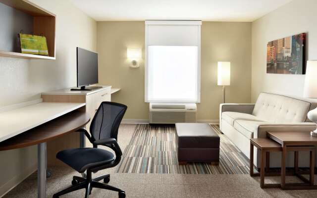 Home2 Suites by Hilton Milwaukee Brookfield