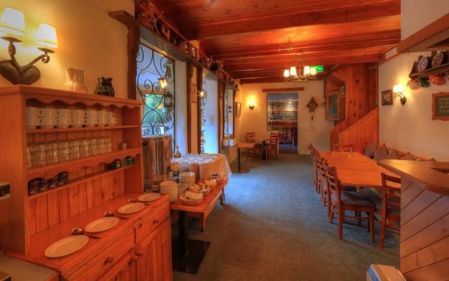 Candlelight Lodge