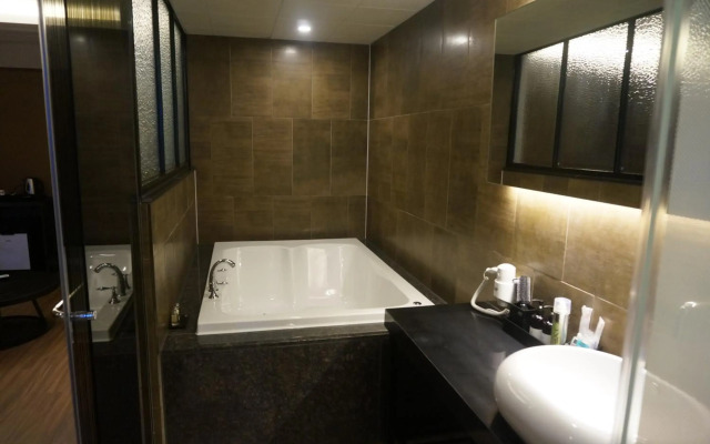 Hotel MU