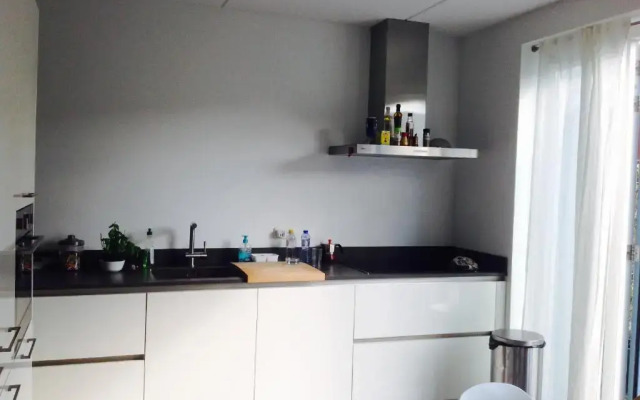 Canal House - Homestay