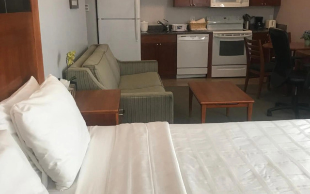 Crescent Suites Hotel