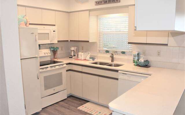 Jamaica Royale 025 - 1 Bedroom Condo