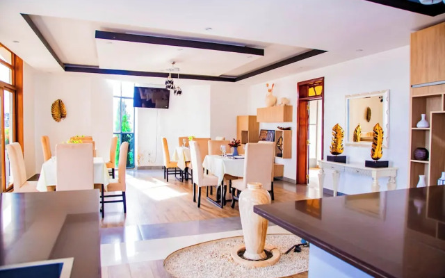 Net Luna Villa Hotel and Tours