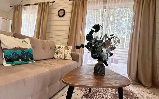 Sreda Green Lounge (Barnhouse 394)