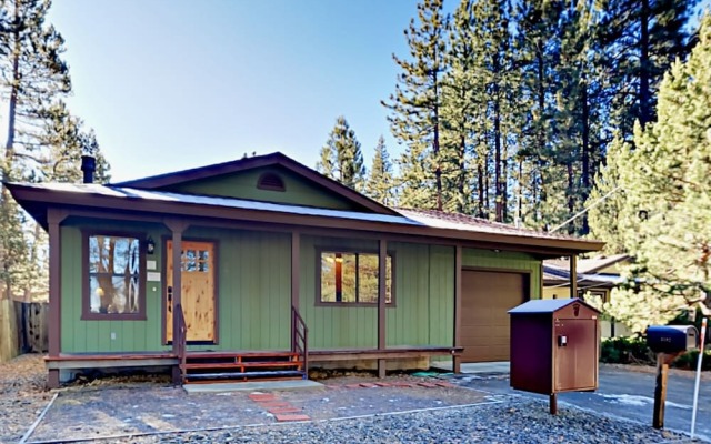 Quiet 2BR Home w/ Kid-Friendly Yard