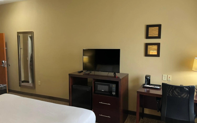 Days Inn & Suites by Wyndham Manheim Lebanon