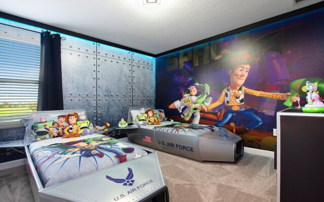 9 Bed 5 Ba Villa with Games, Pool & Spa