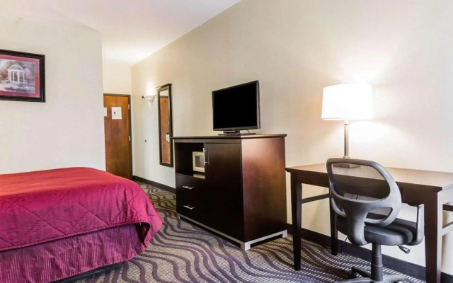 Quality Inn & Suites North Montgomery