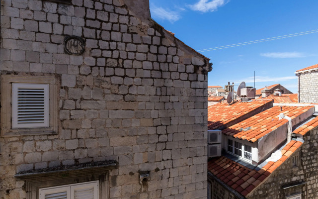Old Town Finest Posat