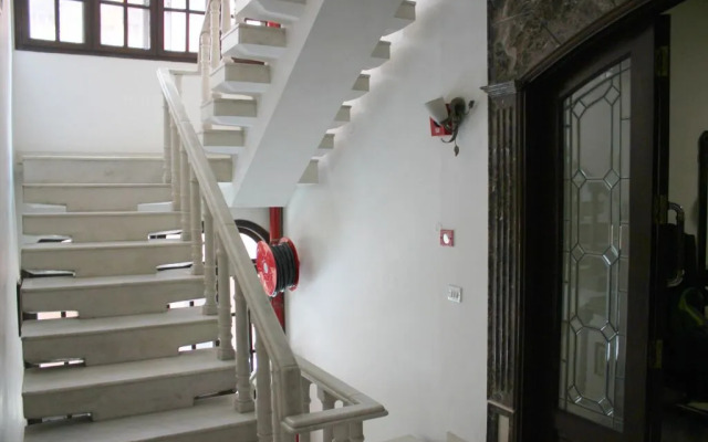 Hotel Africa Avenue Anand Lok