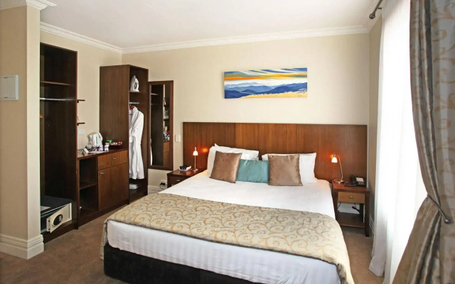 Tuakau Hotel