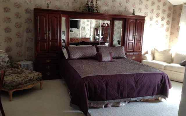 Long House Manor B And B