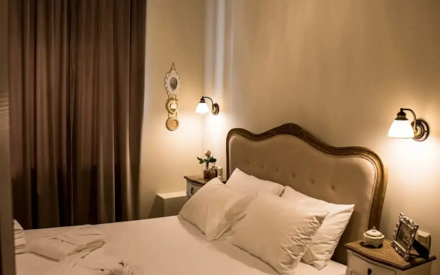 Kyria Boutique House