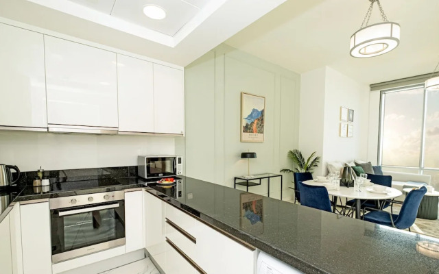 LUX The Elegant Residence Amna Tower