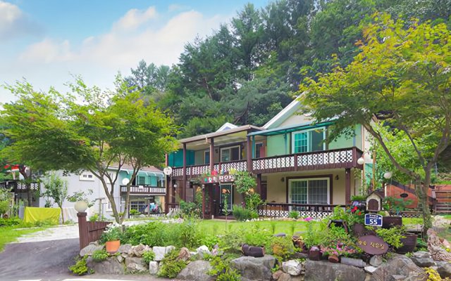 Yangpyeong Happy Village Forest House Pension
