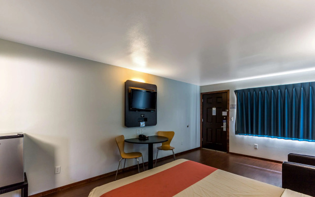 Motel 6-Missoula, MT - University