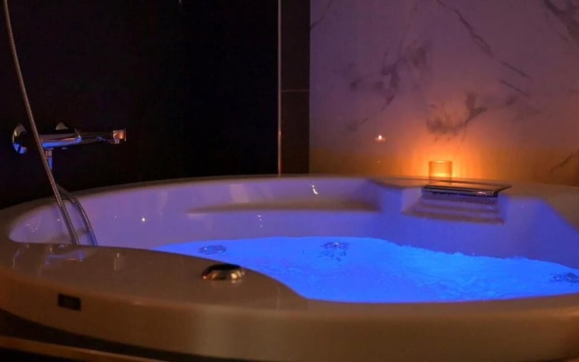 Palace Eight Suites & Spa