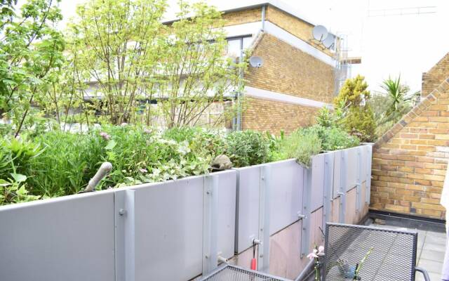 Lovely Flat in Brixton With Balcony