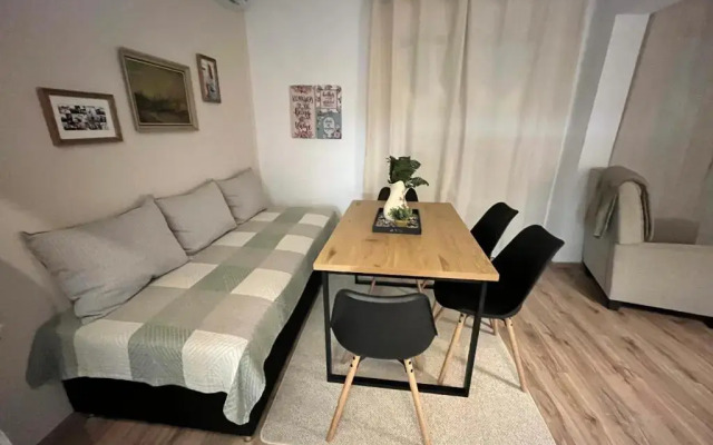 «Έλα…Δάρα» Home