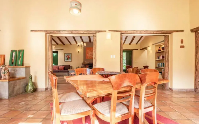 w Peaceful 4BR Villa With Nature View