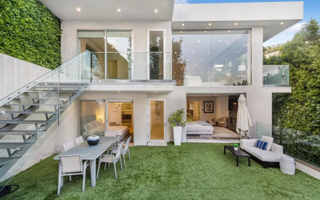 Sunset Heights - Elegant Modern Villa With Beautiful Views in the Hills