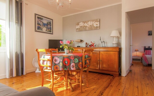 Classy Holiday Home With Garden, Barbecue, Garden Furniture