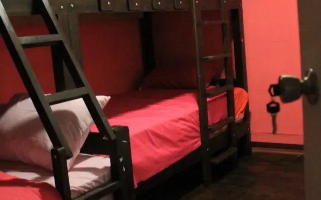Hostel Acropolis Perú - Bed & Breakfast