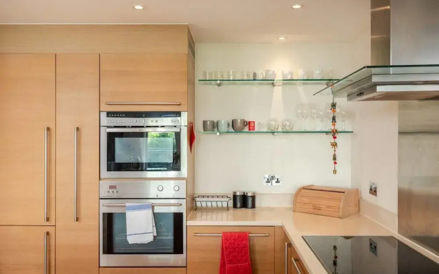 Gorgeous 2 Bed, with Balcony, Battersea