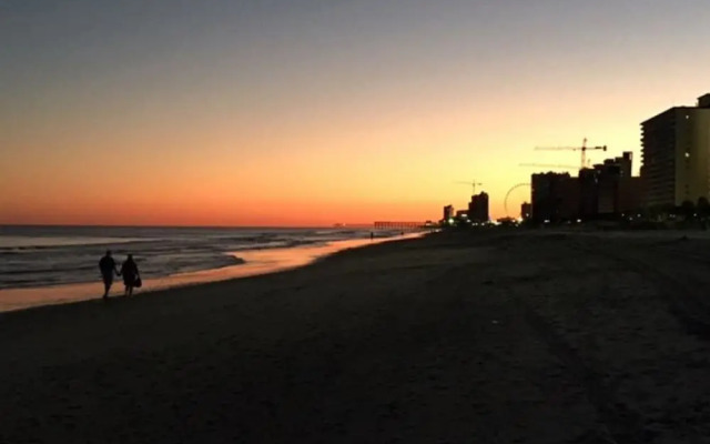 Hosteeva Oceanview Condos