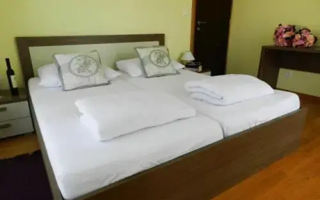 Apartments Smaragdna Villa