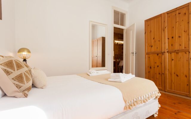 Tejo Vintage Three-Bedroom Apartment - by LU Holidays