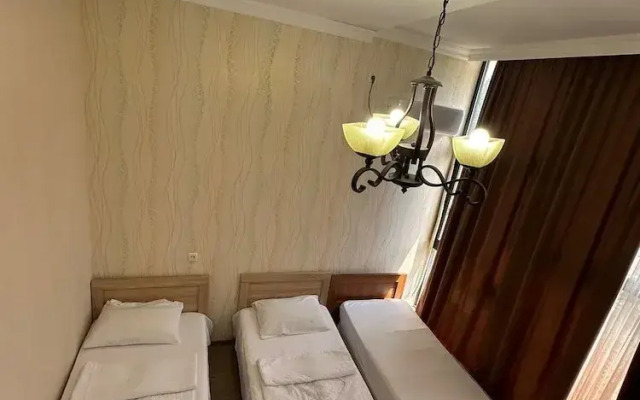 Ai̇si̇ Hotel