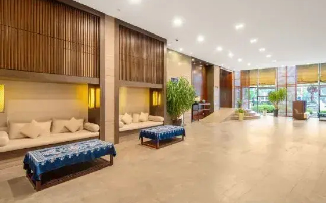 Erhai Bay Holiday Hotel