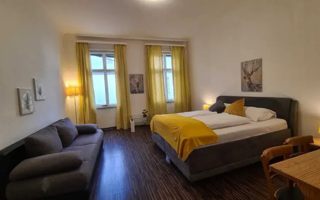 Cozy 1BR Apt Long Stay for 3 Guests