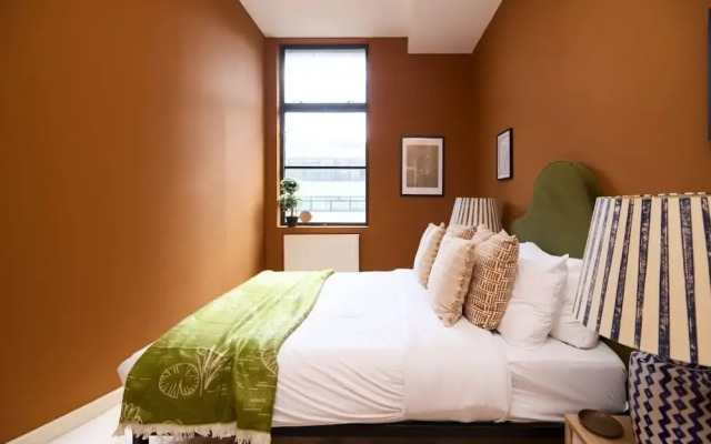 The Spitalfields Beauty - Bright 2bdr Flat