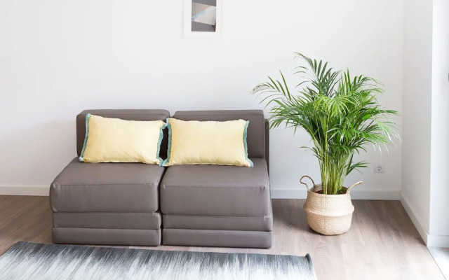 Trind5 · Samasal Trindade Apartments #5 Next to Aliados!