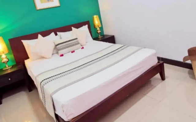 Pereybere Apartment private Balcony (free breakfast)