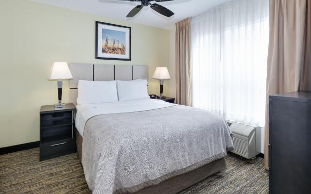 Candlewood Suites Market Center by IHG