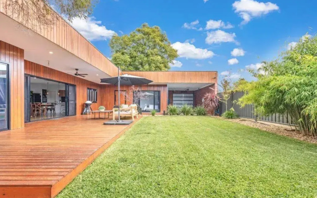 Villa Simone - Tranquil Hideaway in the Heart of Echuca