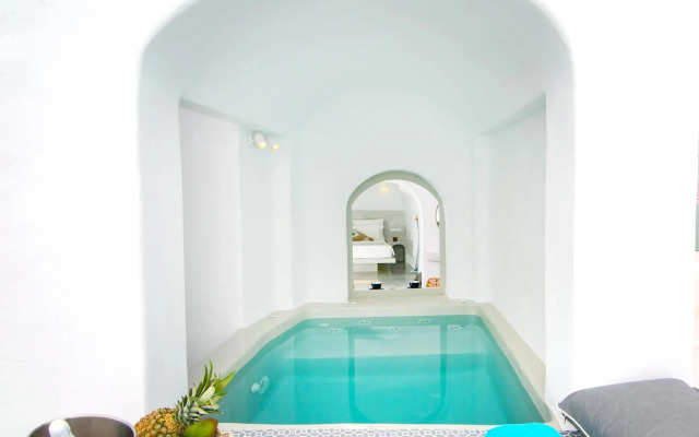 Kaleidoscope Cave Houses Oia