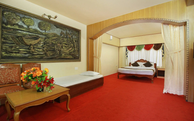 Hotel Gaylord by OYO Rooms
