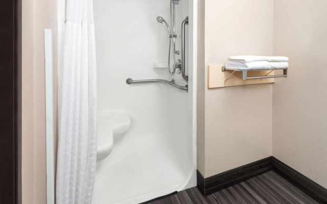 Super 8 by Wyndham Mt. Vernon