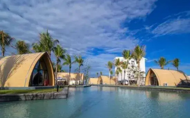 Yingge Treading on the Waves Boat House Homestay