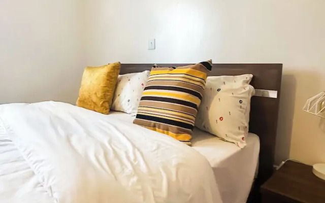 Spacious 4-bedroom with a pool