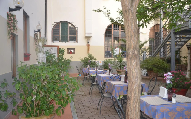 Hotel Mia Cara