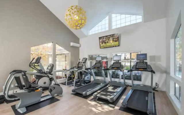 Global Luxury Suites in San Ramon