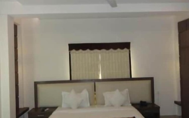 Hotel Maniram Palace