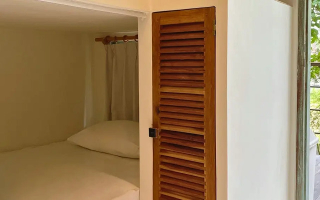 White Penny Hostel