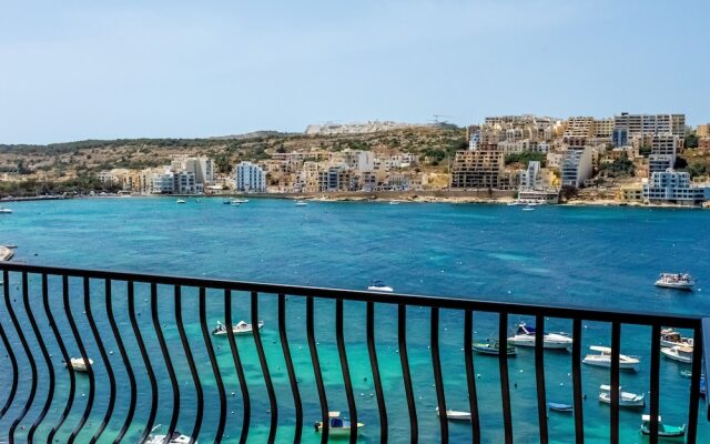 Harbour Lights Seafront Penthouse by Getaways Malta