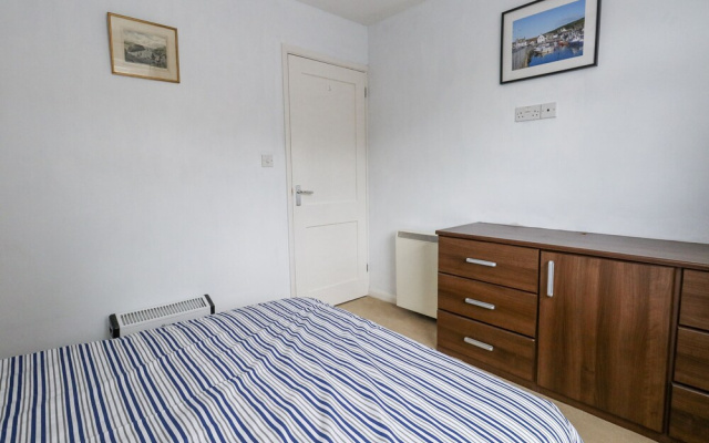 Beachcombers, 13 Chesil House